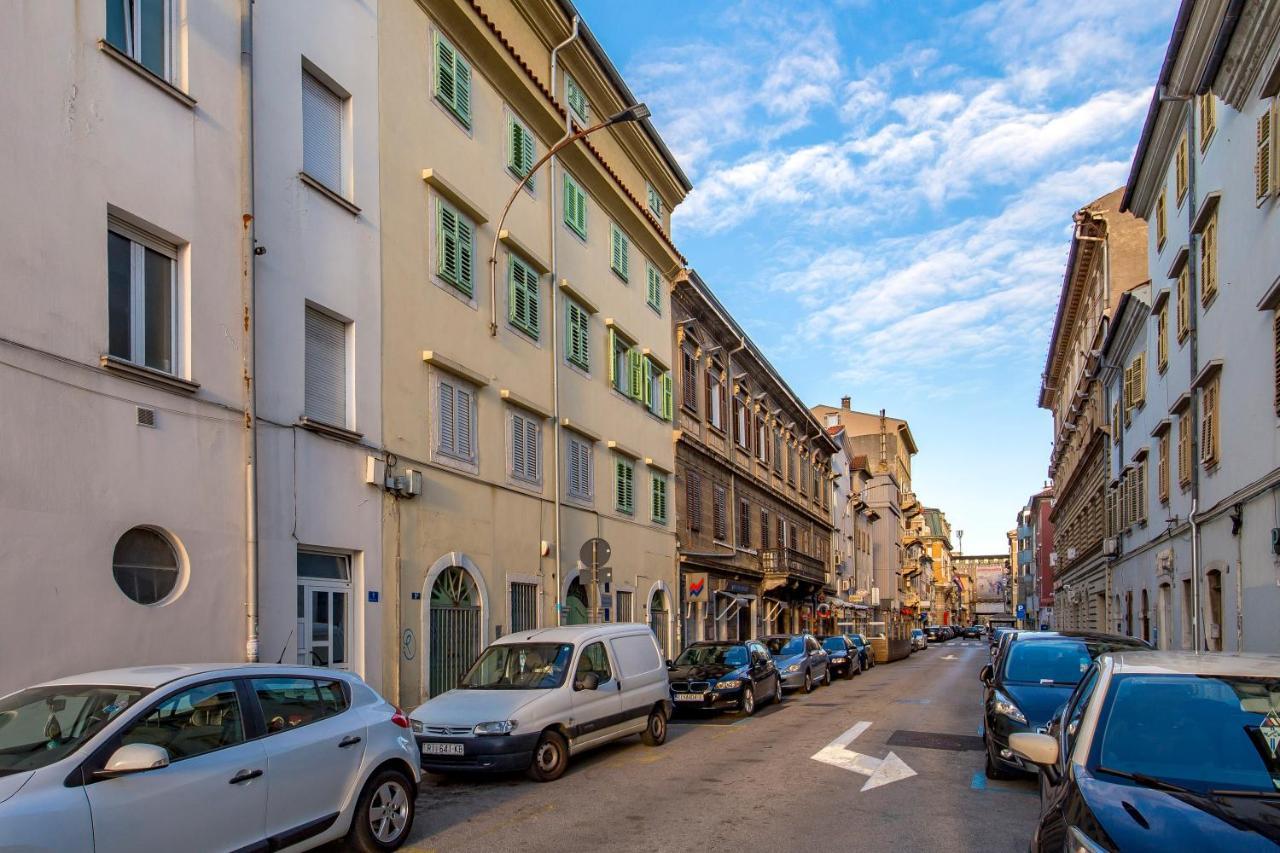 Apartment Opa Gold غييكا المظهر الخارجي الصورة