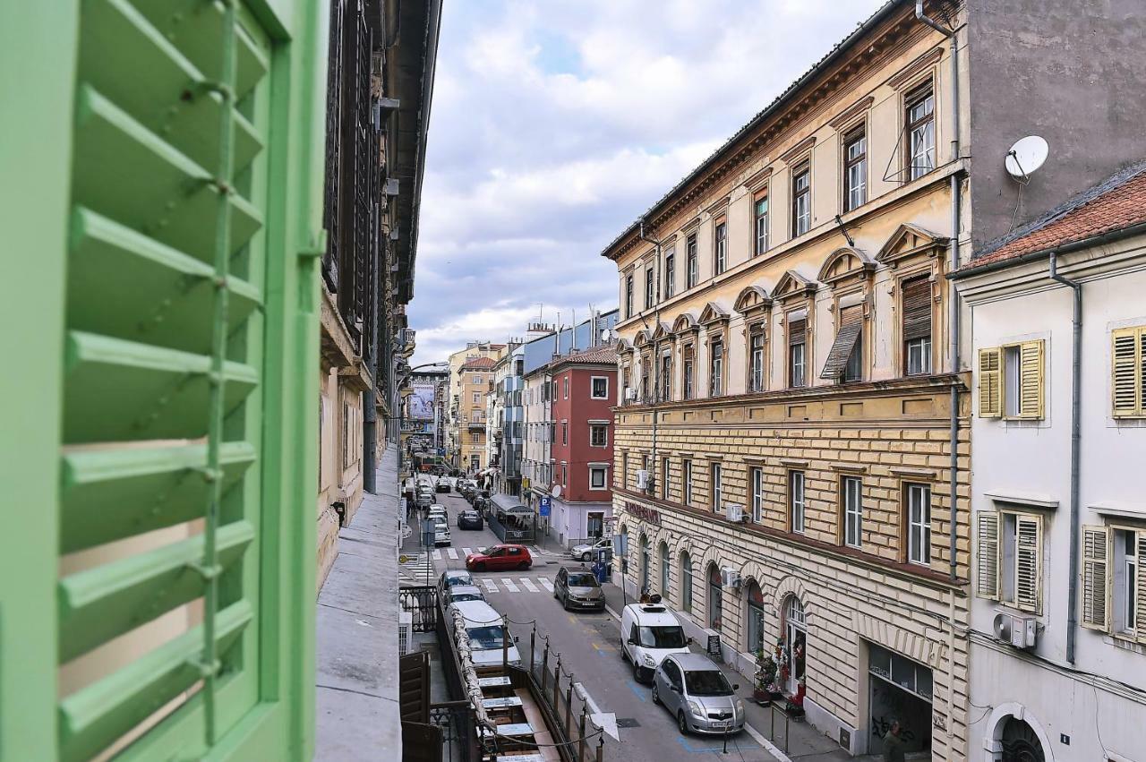 Apartment Opa Gold غييكا المظهر الخارجي الصورة